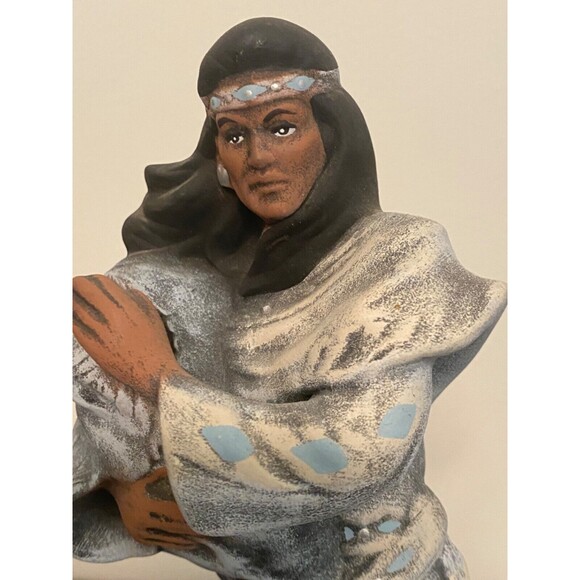Tawana Dry Brush NATIVE AMERICAN Statue SIGNED Handpainted SUNDANCE Southwestern - Picture 10 of 10